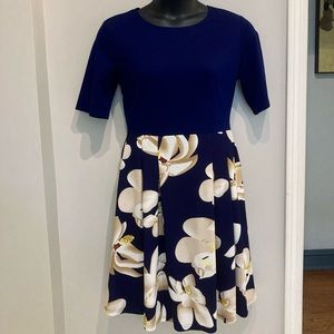 Navy and floral swing dress with 💙pockets💙